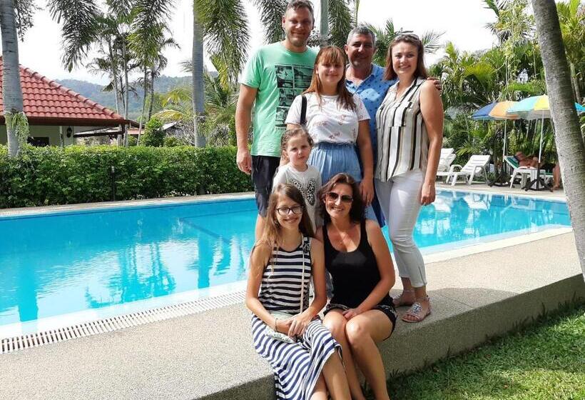 هتل D&k Smiley Phuket Resort