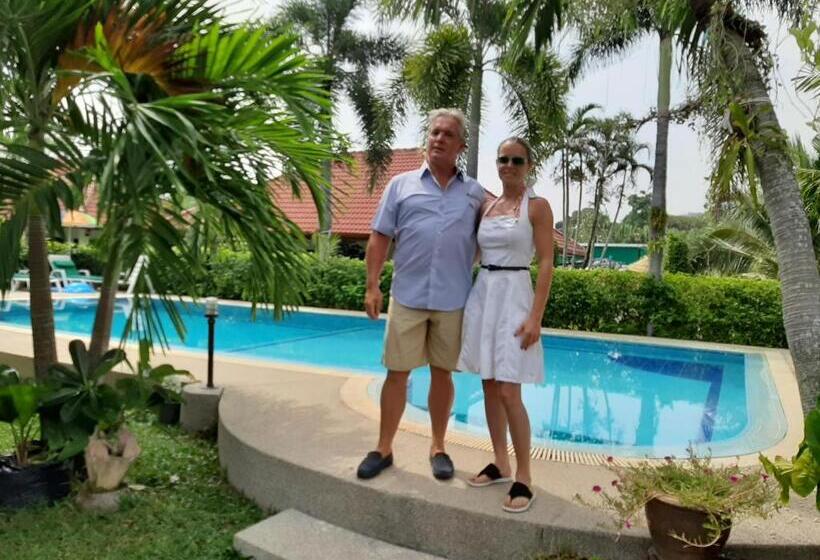 هتل D&k Smiley Phuket Resort