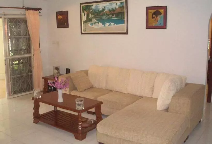 Hotel D&k Smiley Phuket Resort