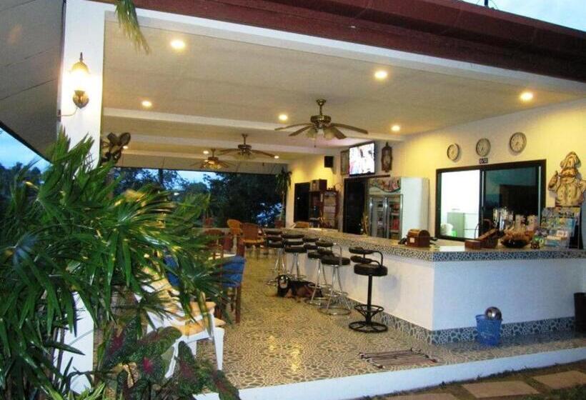 هتل D&k Smiley Phuket Resort