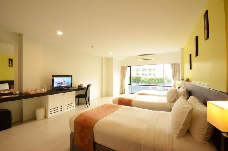 هتل The Lantern Resorts Patong Sha Extra Plus