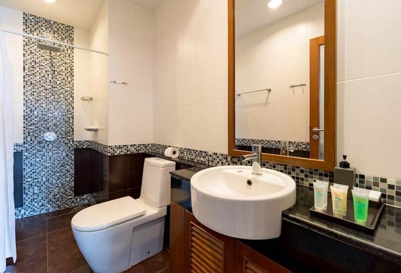 فندق The Park Surin By Resava