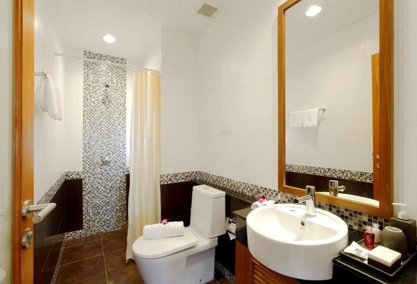 فندق The Park Surin By Resava