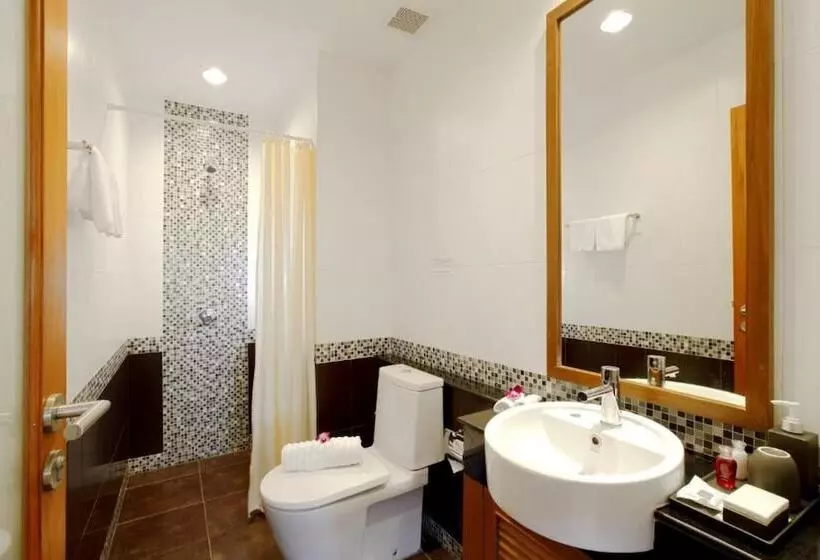 فندق The Park Surin By Resava