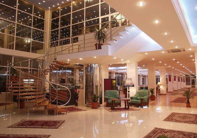 Отель Queen Vera