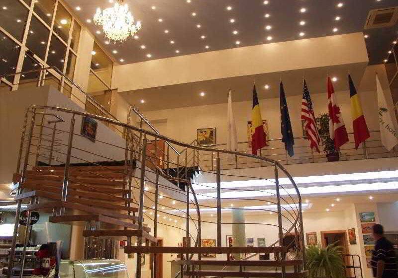 Отель Queen Vera