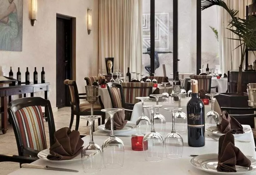 هتل Villa Makassar