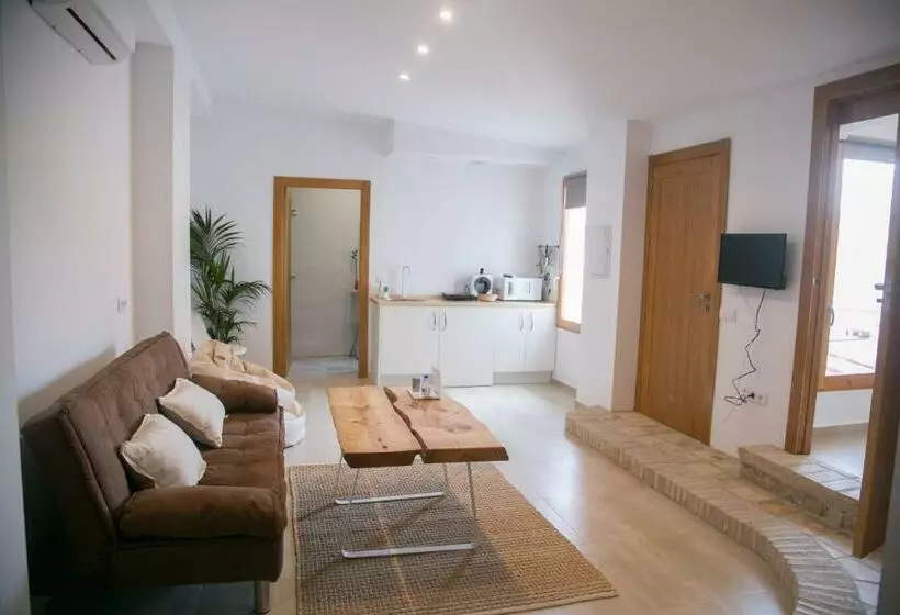 Apartamentos Turísticos La Casa Vieja