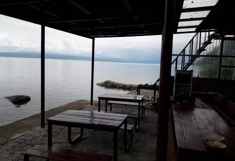 Aamiaismajoitus (B&B) Pondok Berata Dapdap