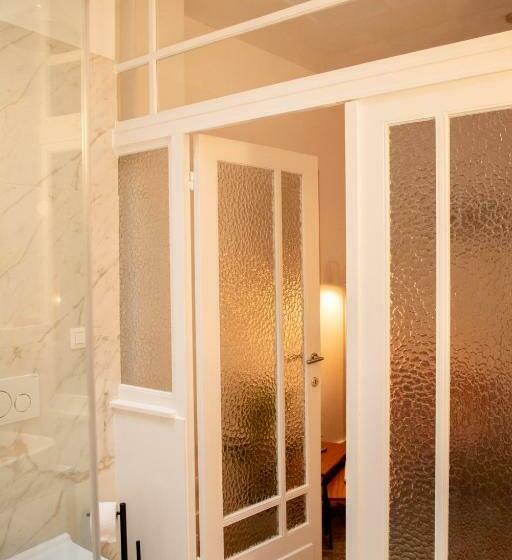 פנסיון Huisalfons