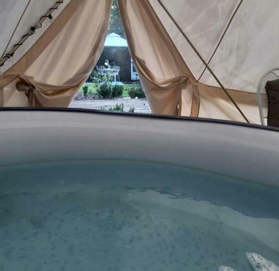 The White Dove Bed And Breakfast With Glamping Newark Showground