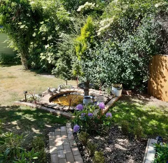 The White Dove Bed And Breakfast With Glamping Newark Showground