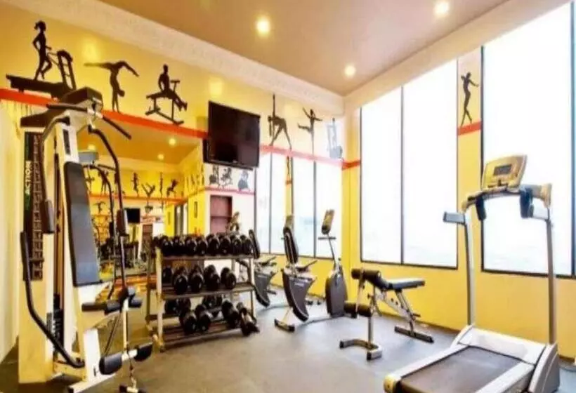 Amos Cozy Hotel Melawai