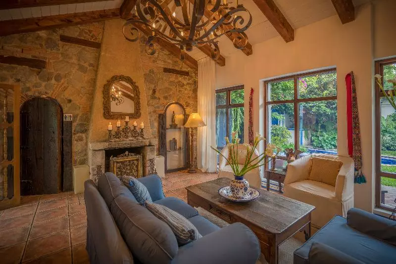 Casa Encantada By Porta Hotels