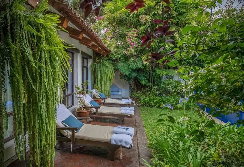 Casa Encantada By Porta Hotels