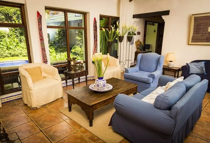 Casa Encantada By Porta Hotels