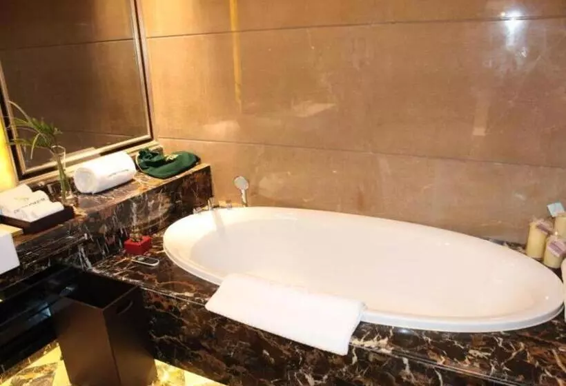 ホテル Chateau Starriver Guangzhou Peninsula