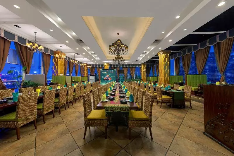 호텔 Holiday Inn West & East Century City