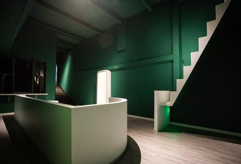 Hotel Qingdao The Castle