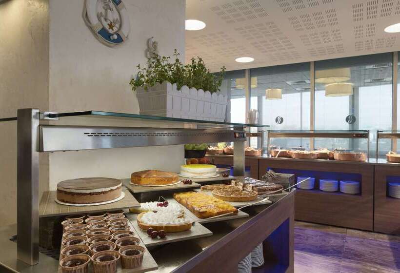 Ramada Hotel & Suites By Wyndham Netanya