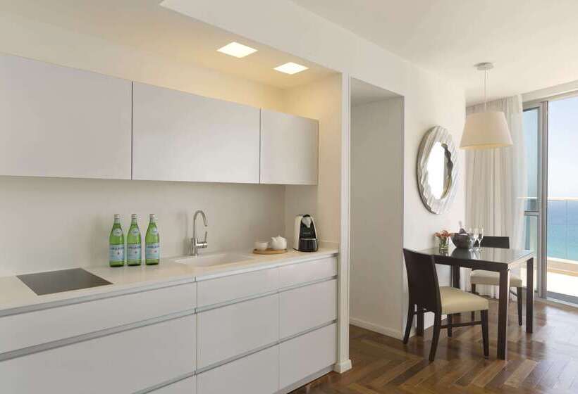 Ramada Hotel & Suites By Wyndham Netanya