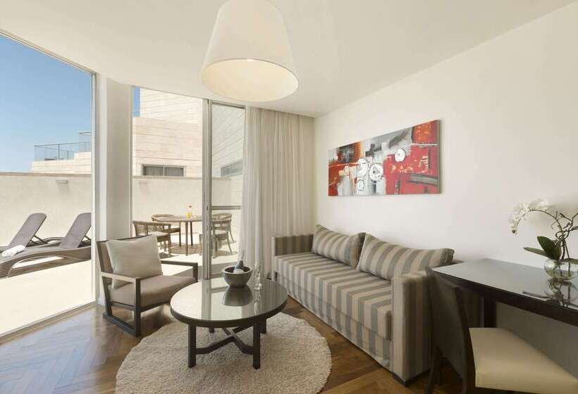 Ramada Hotel & Suites By Wyndham Netanya