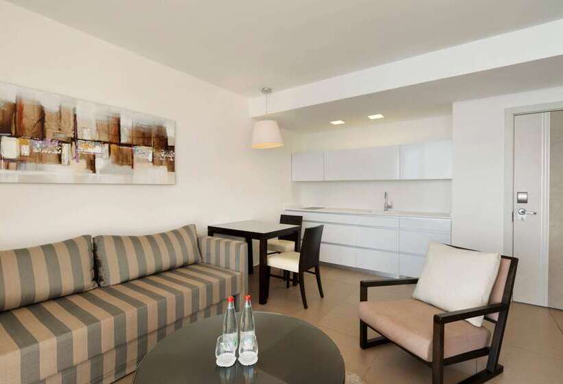 Ramada Hotel & Suites By Wyndham Netanya