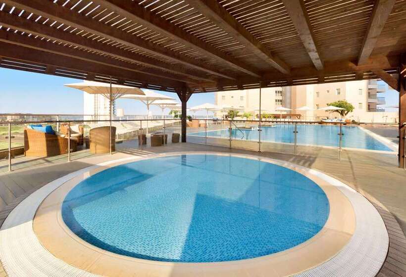 Ramada Hotel & Suites By Wyndham Netanya
