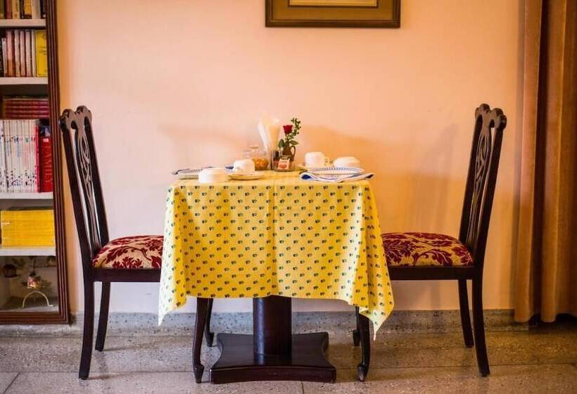 فندق Rawla Rawatsar