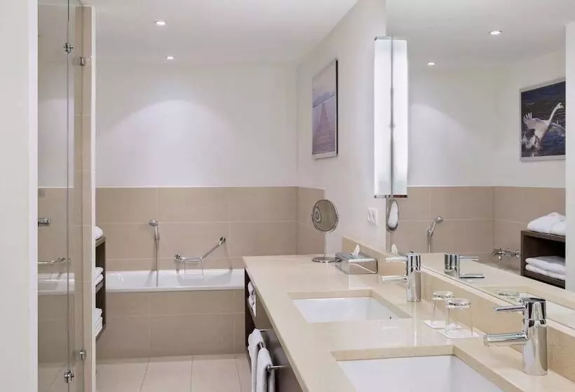 호텔 Courtyard By Marriott Munich City East