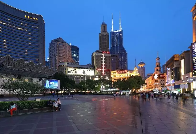 Hotel Seventh Heaven