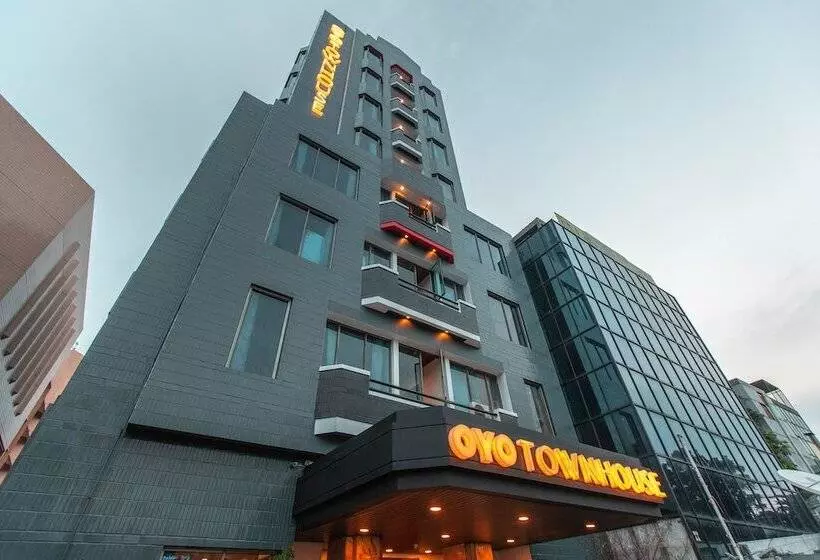 Townhouse 1 Hotel Salemba