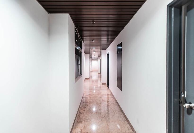 Townhouse 1 Hotel Salemba