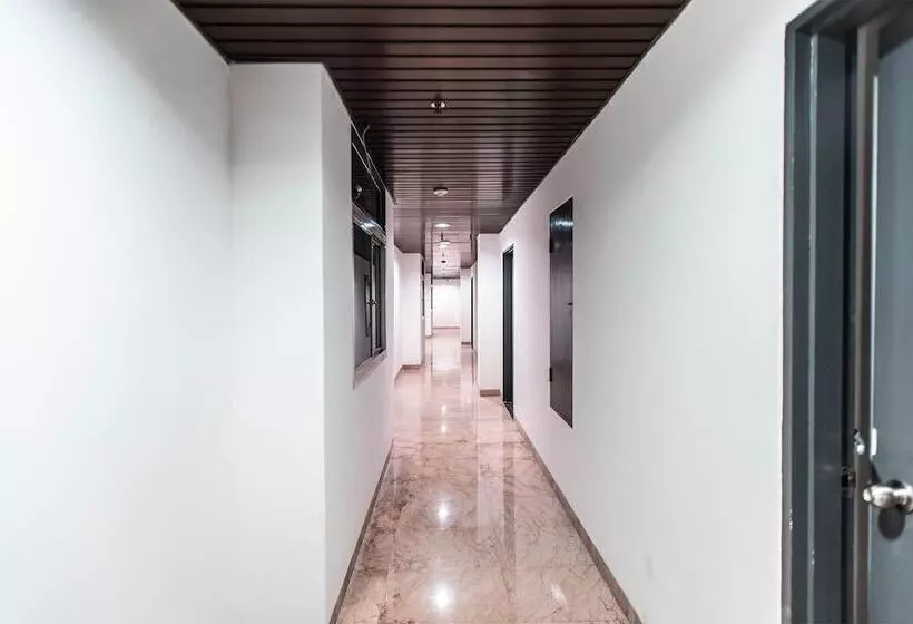 Townhouse 1 Hotel Salemba