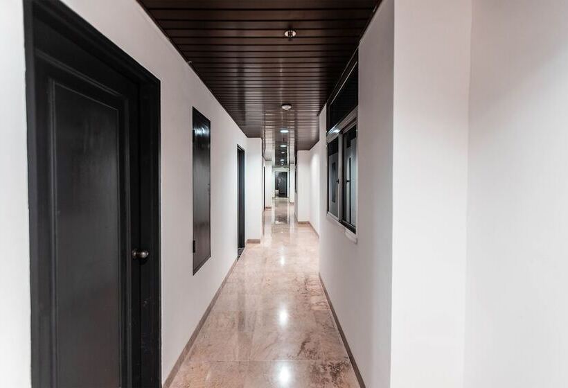 Townhouse 1 Hotel Salemba