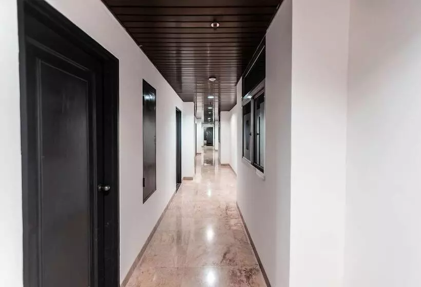 Townhouse 1 Hotel Salemba