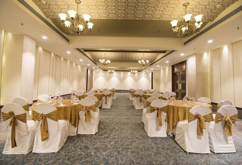 בית מלון כפרי The Fern, Jaipur