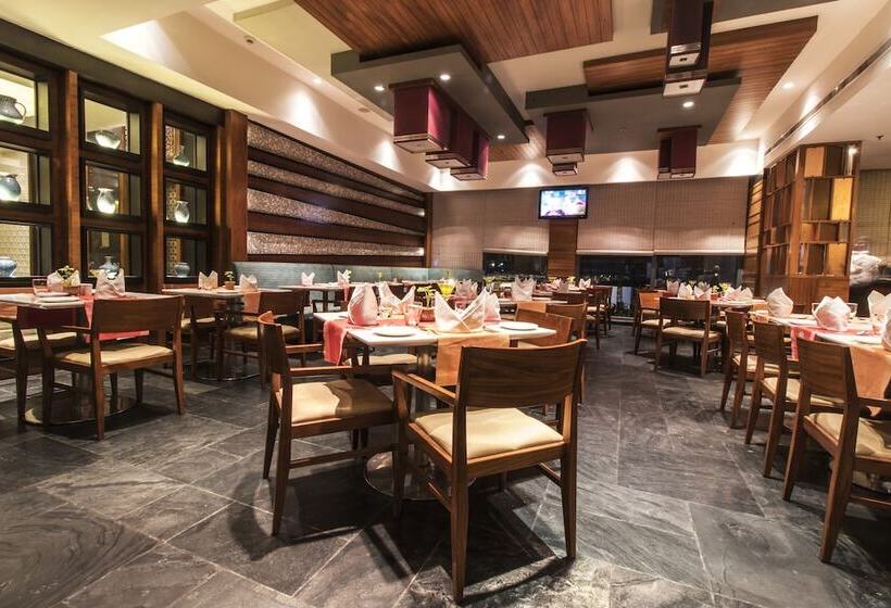 בית מלון כפרי The Fern, Jaipur