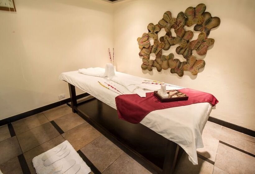 בית מלון כפרי The Fern, Jaipur