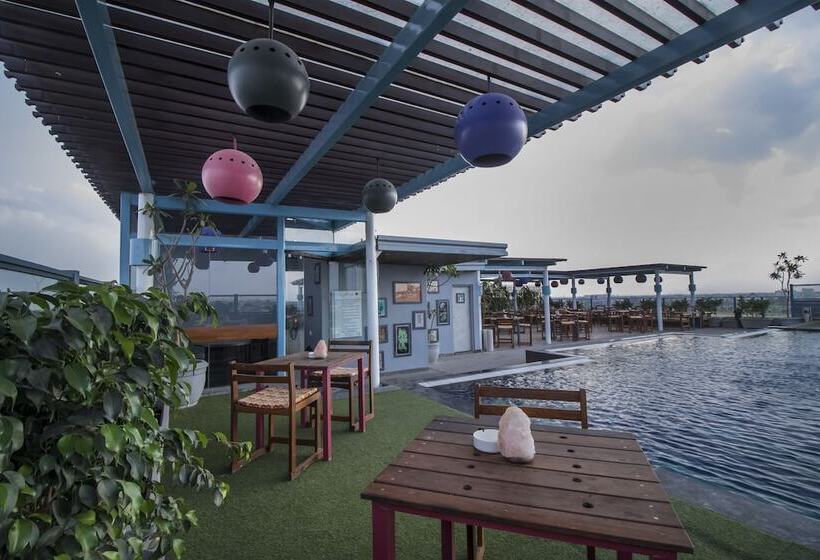 בית מלון כפרי The Fern, Jaipur