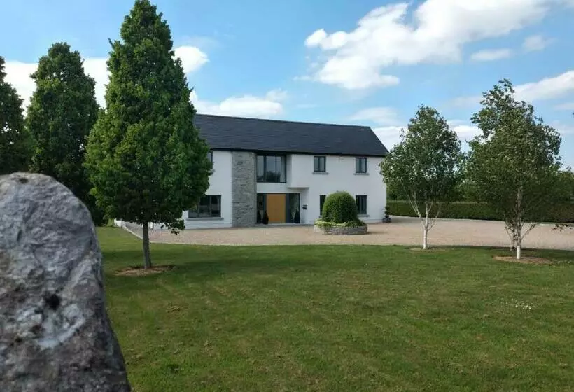 Aamiaismajoitus (B&B) Brona Dempsey