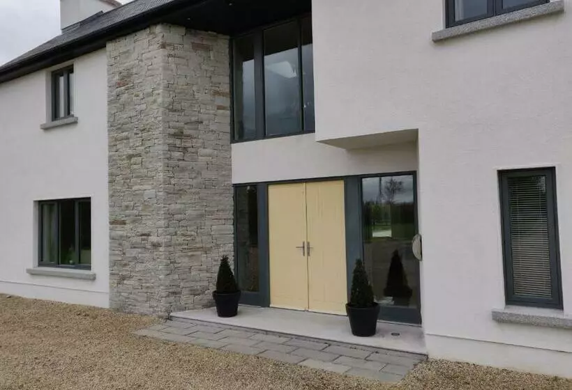 Aamiaismajoitus (B&B) Brona Dempsey