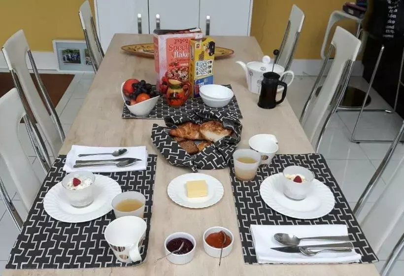 Aamiaismajoitus (B&B) Brona Dempsey