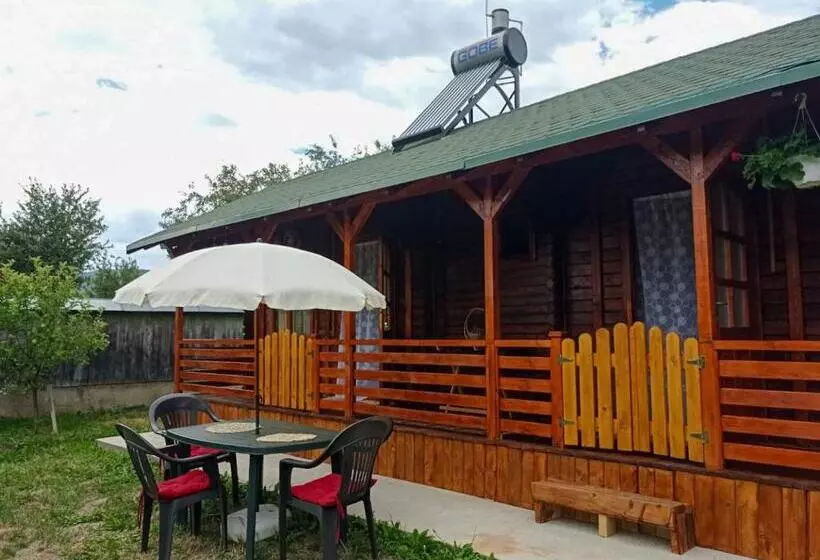 تختخواب و صبحانه Casa La Agapia