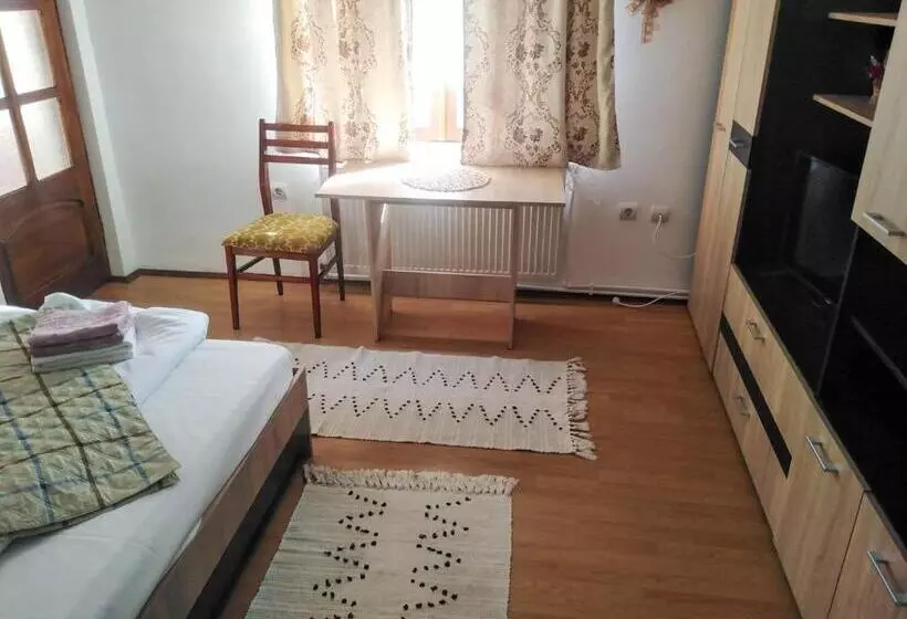 تختخواب و صبحانه Casa La Agapia