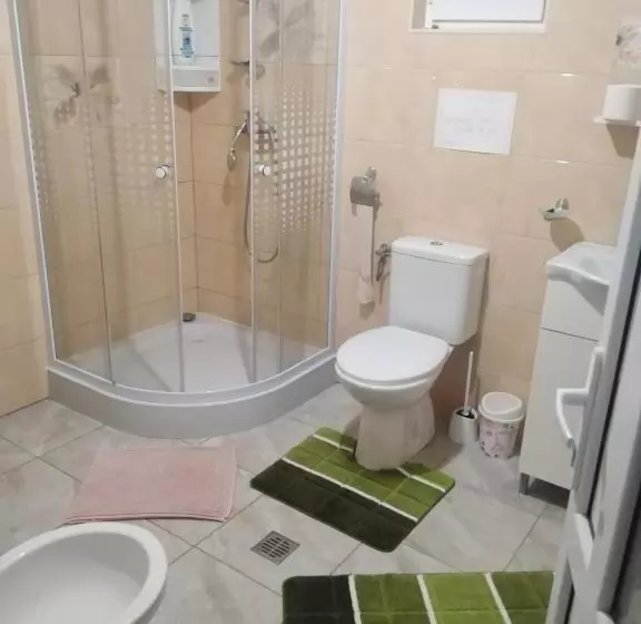 تختخواب و صبحانه Casa La Agapia