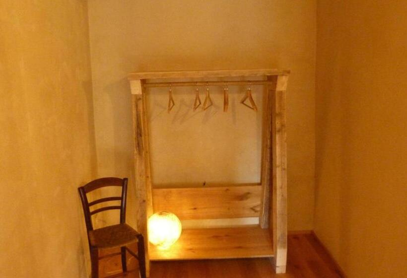 تختخواب و صبحانه La Mela Antica