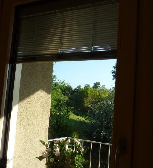 تختخواب و صبحانه La Mela Antica