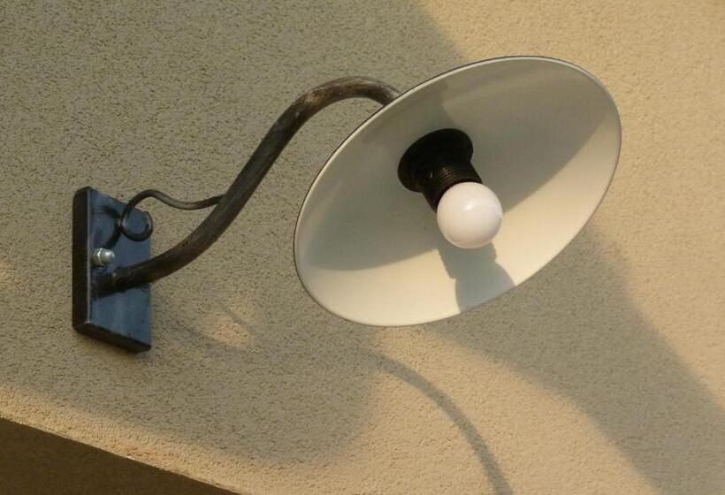 تختخواب و صبحانه La Mela Antica