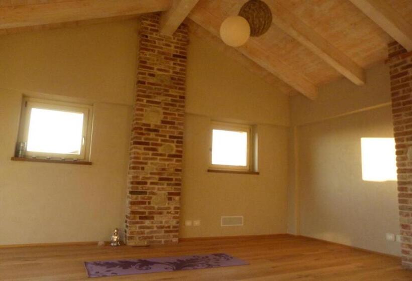 تختخواب و صبحانه La Mela Antica